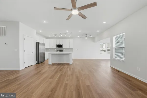 $3,000 | 148 Huntwell W Avenue, Ranson, WV 25438