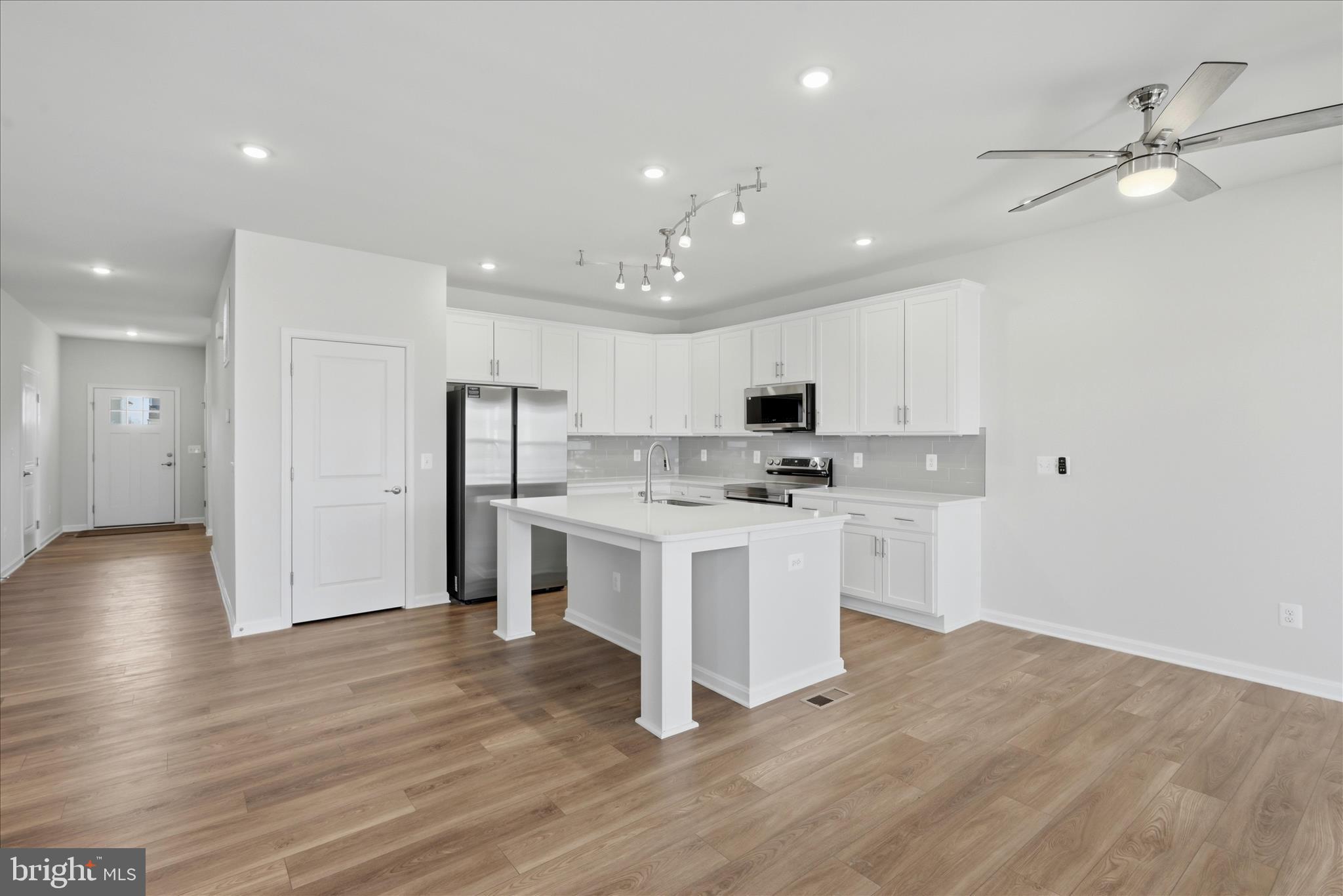 148 Huntwell W Avenue Ranson, WV 25438 - Photo 5 of 20 Kitchen