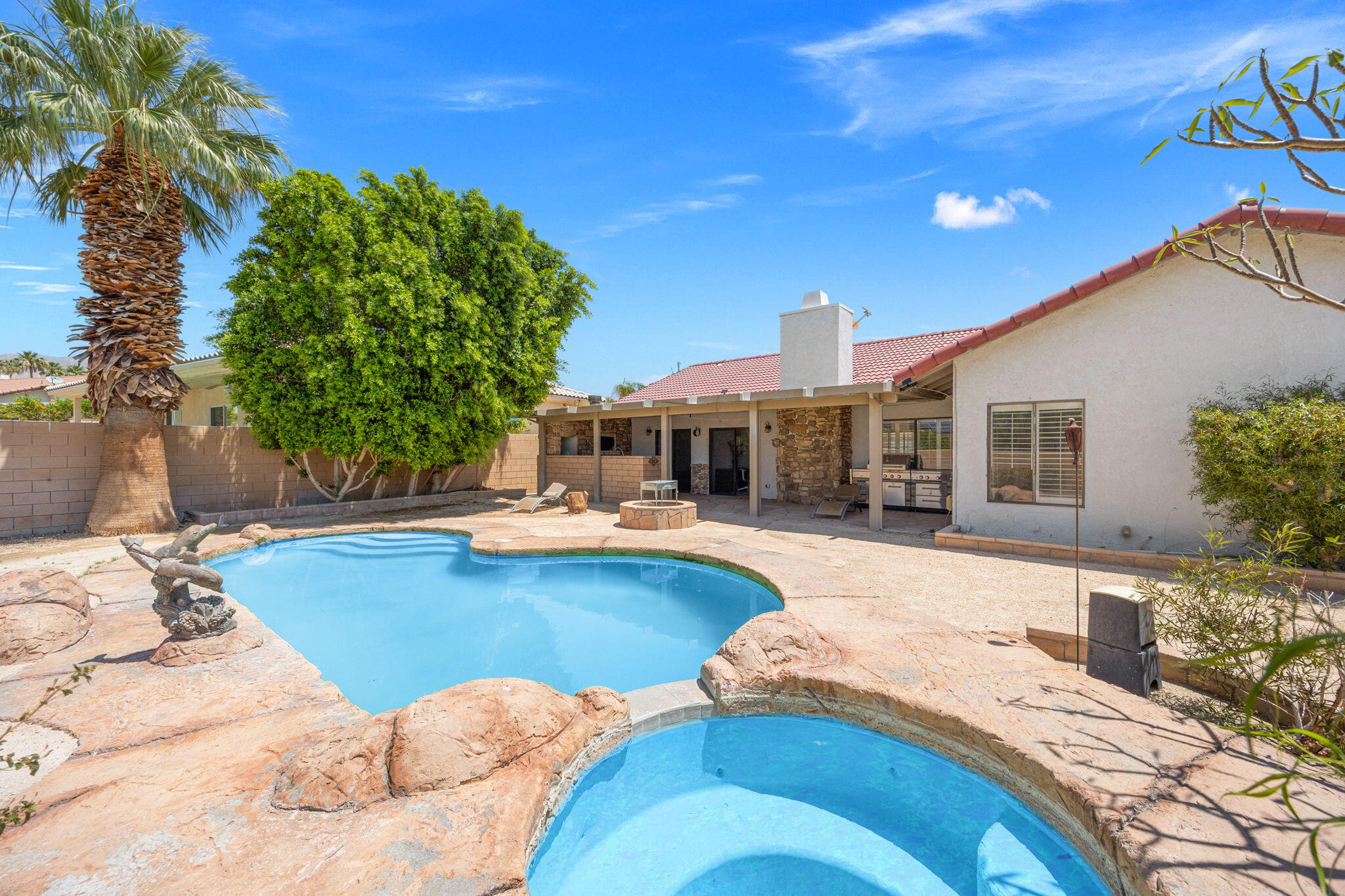 9735 Hoylake Road Desert Hot Springs, CA 92240 - Photo 6 of 50 17-web-or-mls-8M4A0747