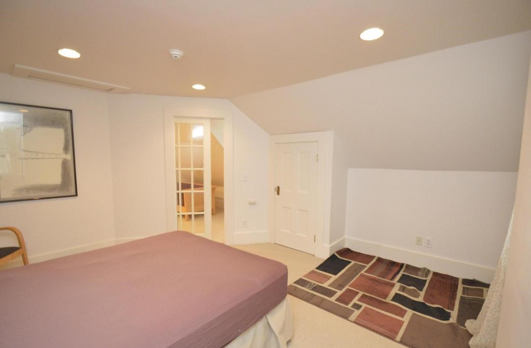 144 Pinnacle Road Rochester, NY 14620 - Photo 28 of 29 Third level bedroom with clothes closet, recessed