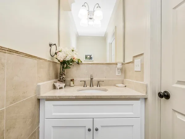 $7,500 | 50 Rowe Street, Unit 1, Auburndale, MA 02466