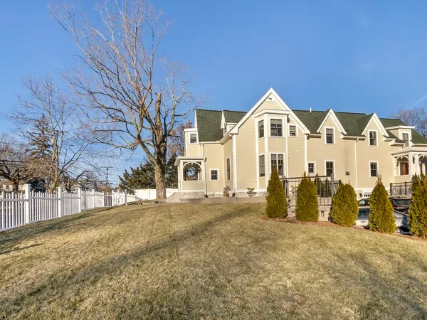 $7,500 | 50 Rowe Street, Unit 1, Auburndale, MA 02466