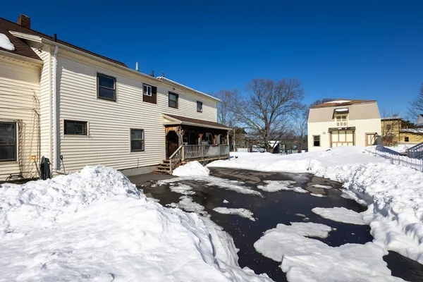 $2,200 | 119 Bank Street, Unit 2, Attleboro, MA 02703