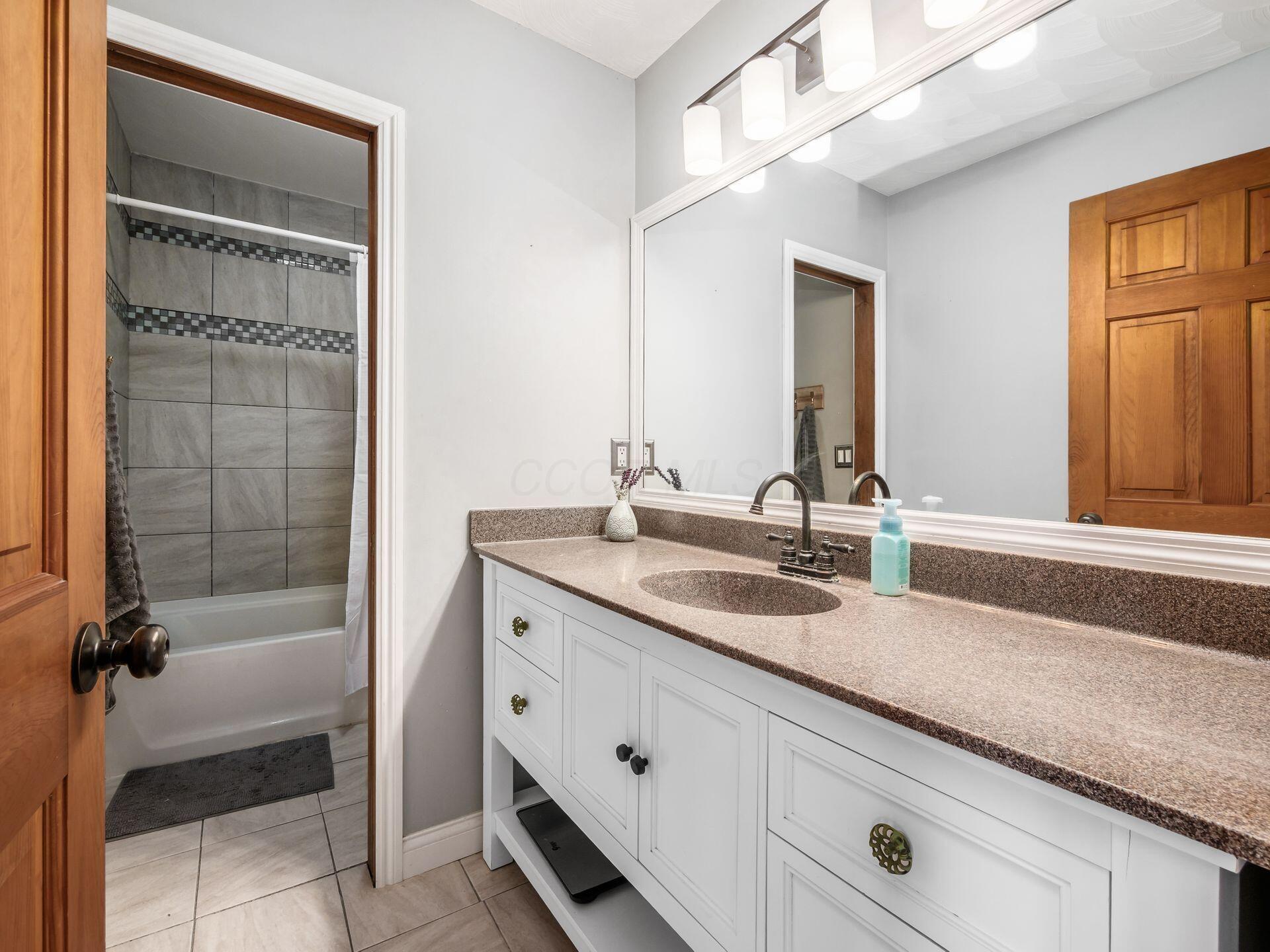 10241 Watkins Road Southwest Etna, OH 43062 - Photo 29 of 52 upstairs full bath