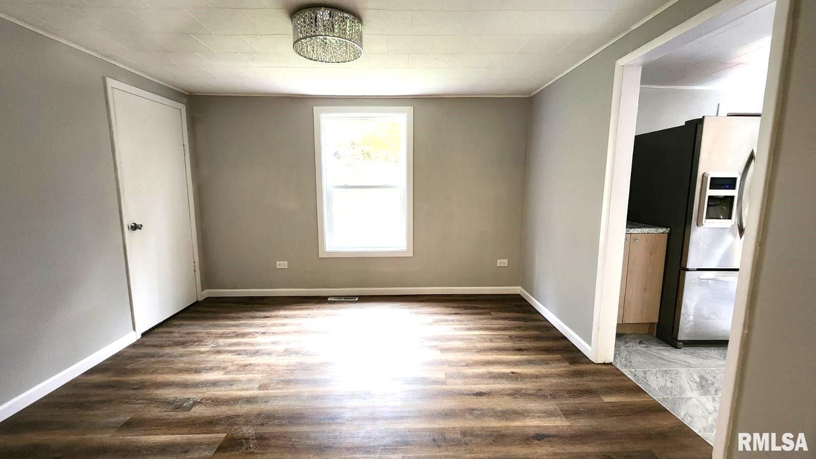 5813 North Koerner Road Peoria, IL 61615 - Photo 12 of 30 Gallery Image 12