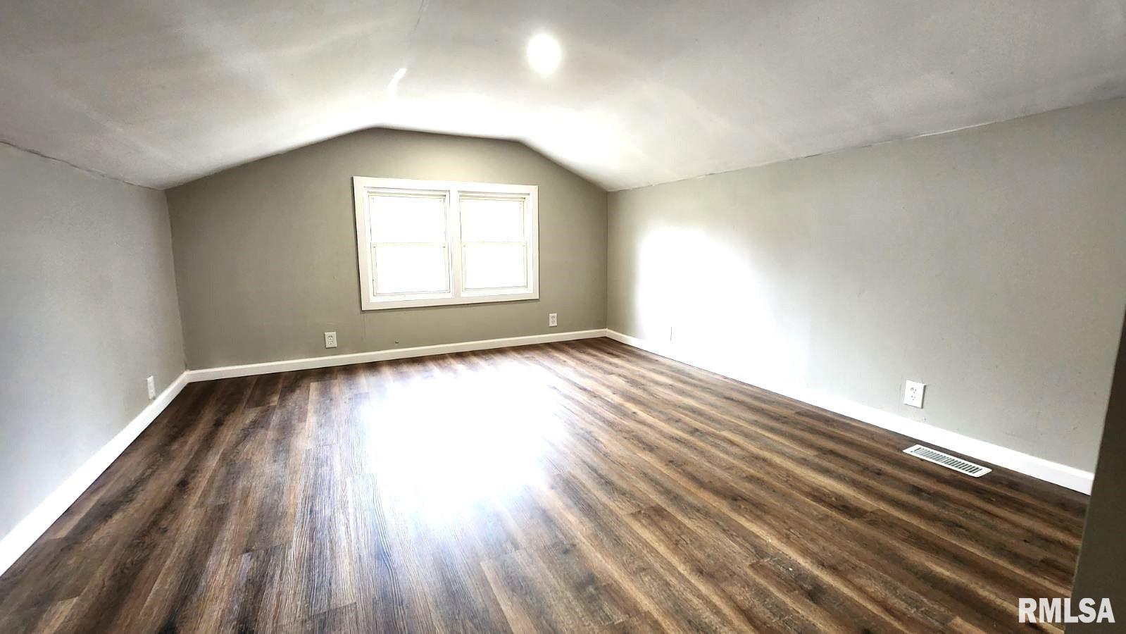 5813 North Koerner Road Peoria, IL 61615 - Photo 19 of 30 Gallery Image 19