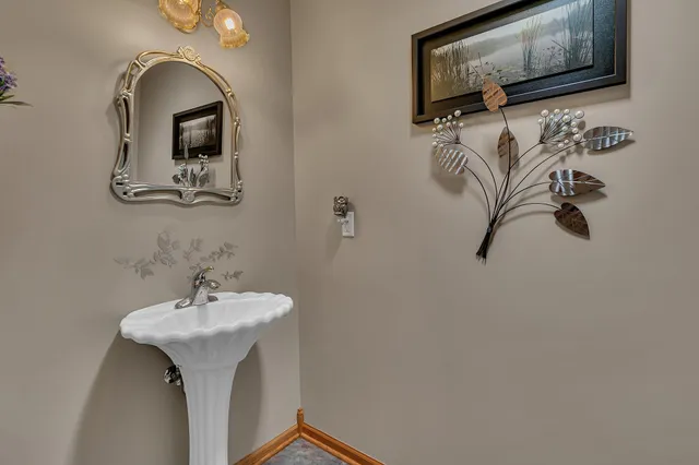 $690,000 | 72959 235th Street, Dassel, MN 55325