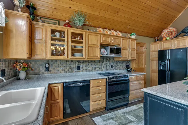 $690,000 | 72959 235th Street, Dassel, MN 55325