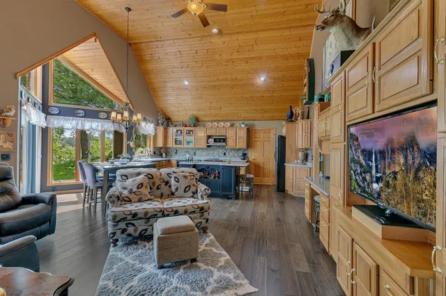 $690,000 | 72959 235th Street, Dassel, MN 55325