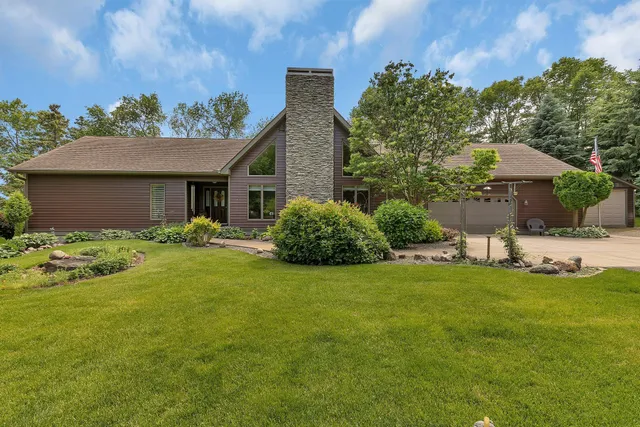 $690,000 | 72959 235th Street, Dassel, MN 55325