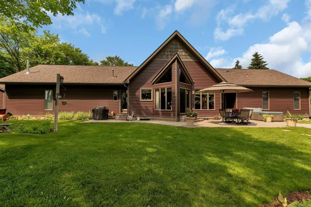 $690,000 | 72959 235th Street, Dassel, MN 55325