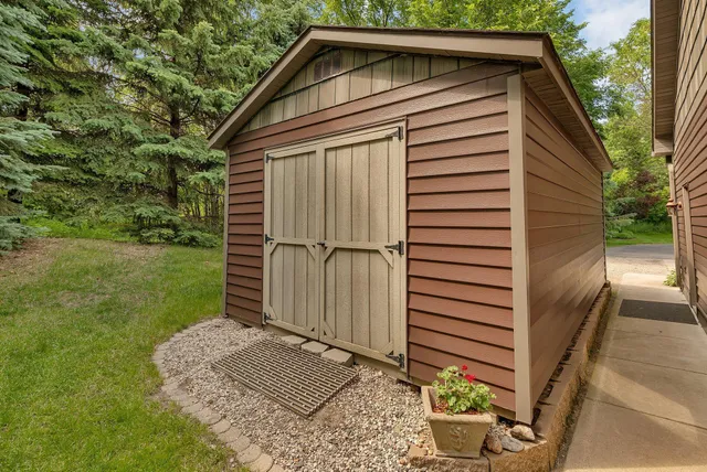 $690,000 | 72959 235th Street, Dassel, MN 55325