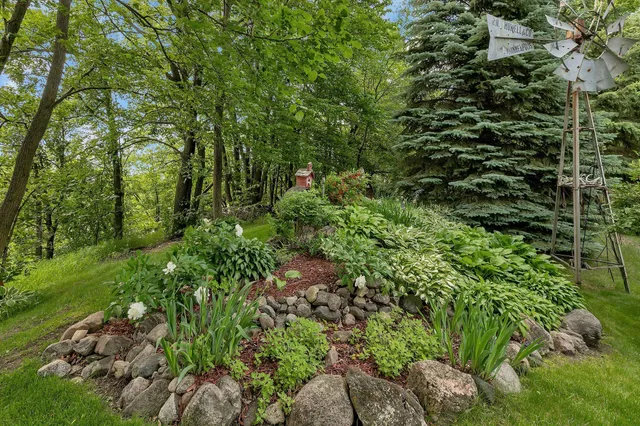 $690,000 | 72959 235th Street, Dassel, MN 55325