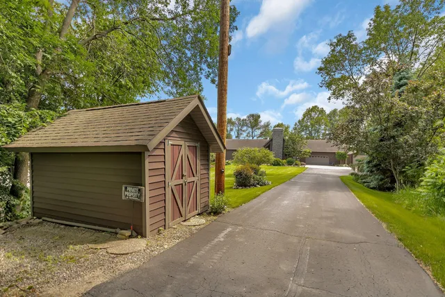 $690,000 | 72959 235th Street, Dassel, MN 55325