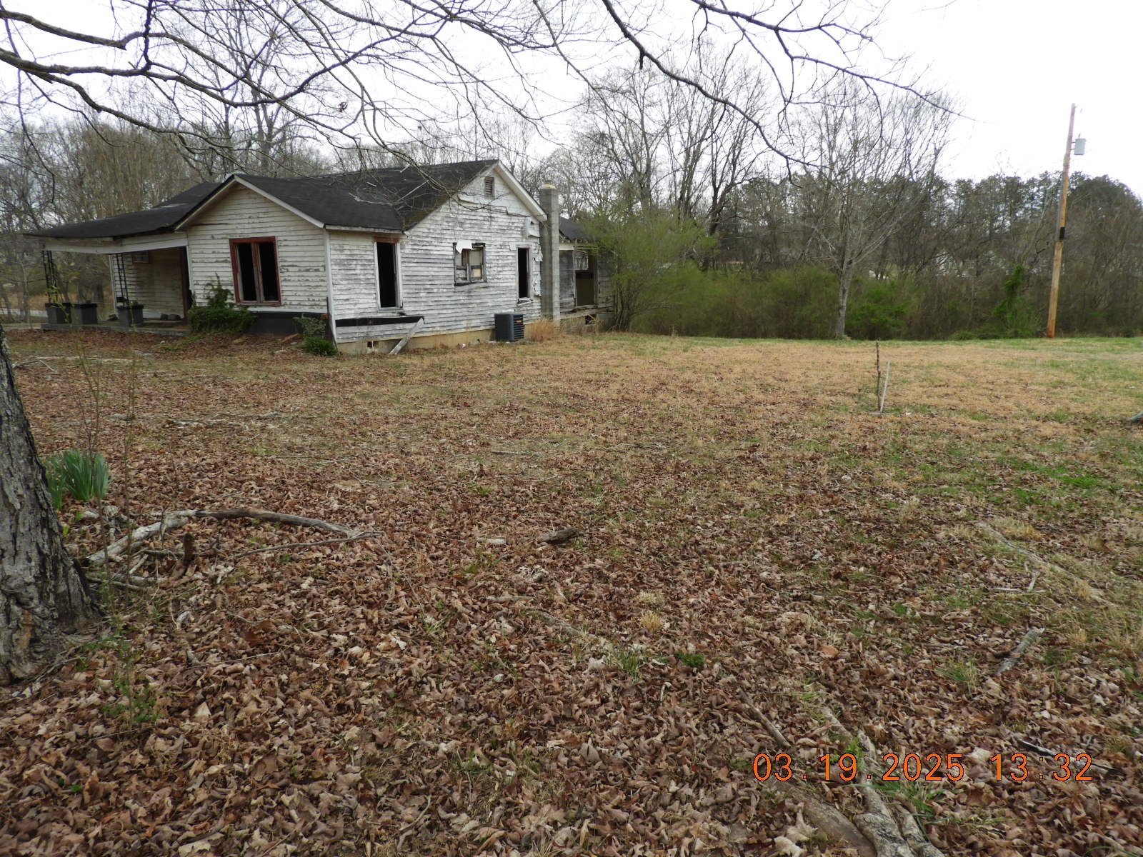 701 Oak Grove Road Goodspring, TN 38460 - Photo 6 of 17 a front view of a house with a yard