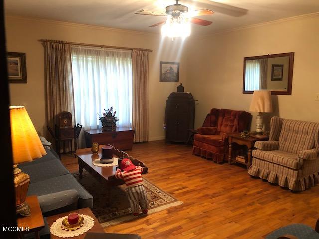 212 Holcomb Carroll Road Carriere, MS 39426 - Photo 11 of 21 Family room 2