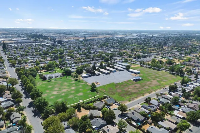 $575,000 | 5351 Whittier Drive, Sacramento, CA 95820