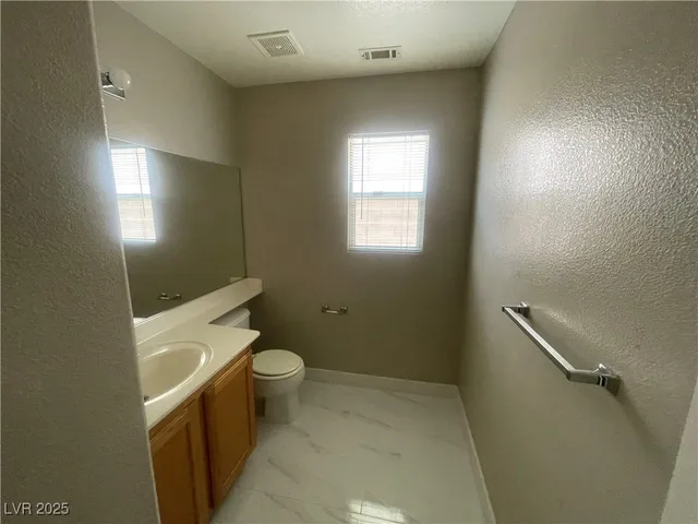 $2,400 | 1989 Verbania Drive, Las Vegas, NV 89134