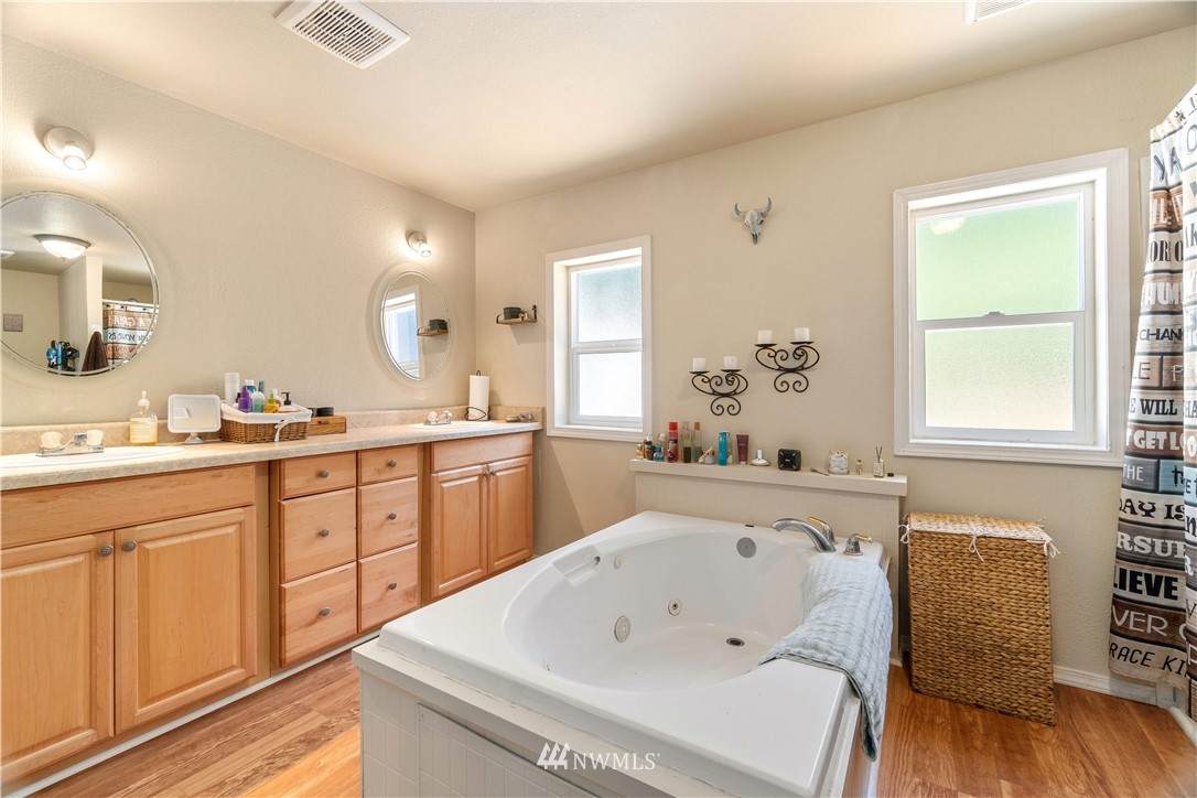 11348 Summit Lake Road Northwest Olympia, WA 98502 - Photo 16 of 40 Gallery Image 16