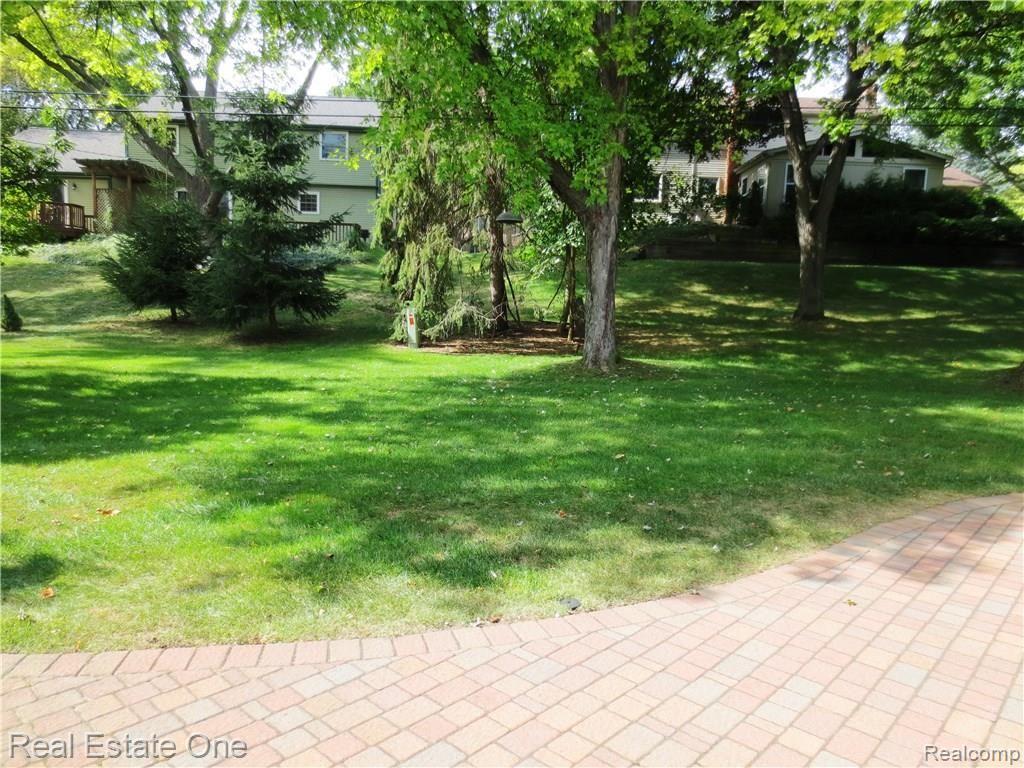 764 Spartan Drive Rochester Hills, MI 48309 - Photo 10 of 50