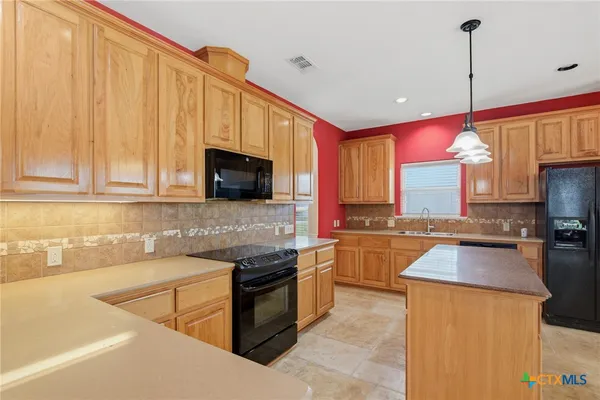 $599,900 | 108 Lakeway Court, Victoria, TX 77905