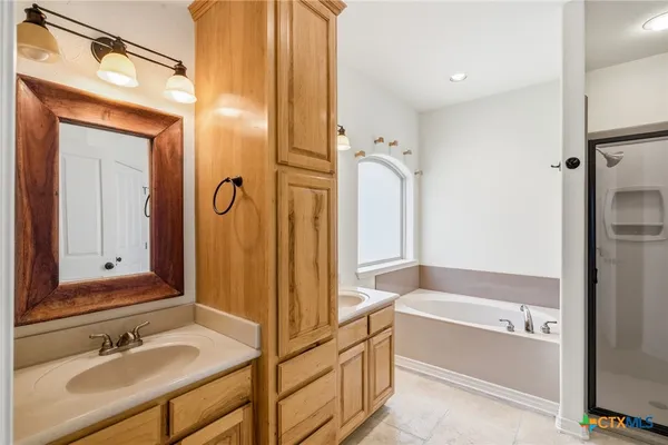 $599,900 | 108 Lakeway Court, Victoria, TX 77905