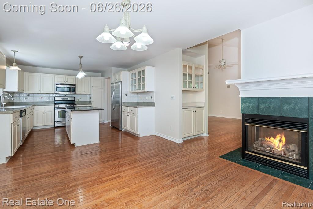 227 Bloomer Ridge Court Rochester, MI 48307 - Photo 11 of 45 227 Bloomer Ridge Court_MLS-009.jpg