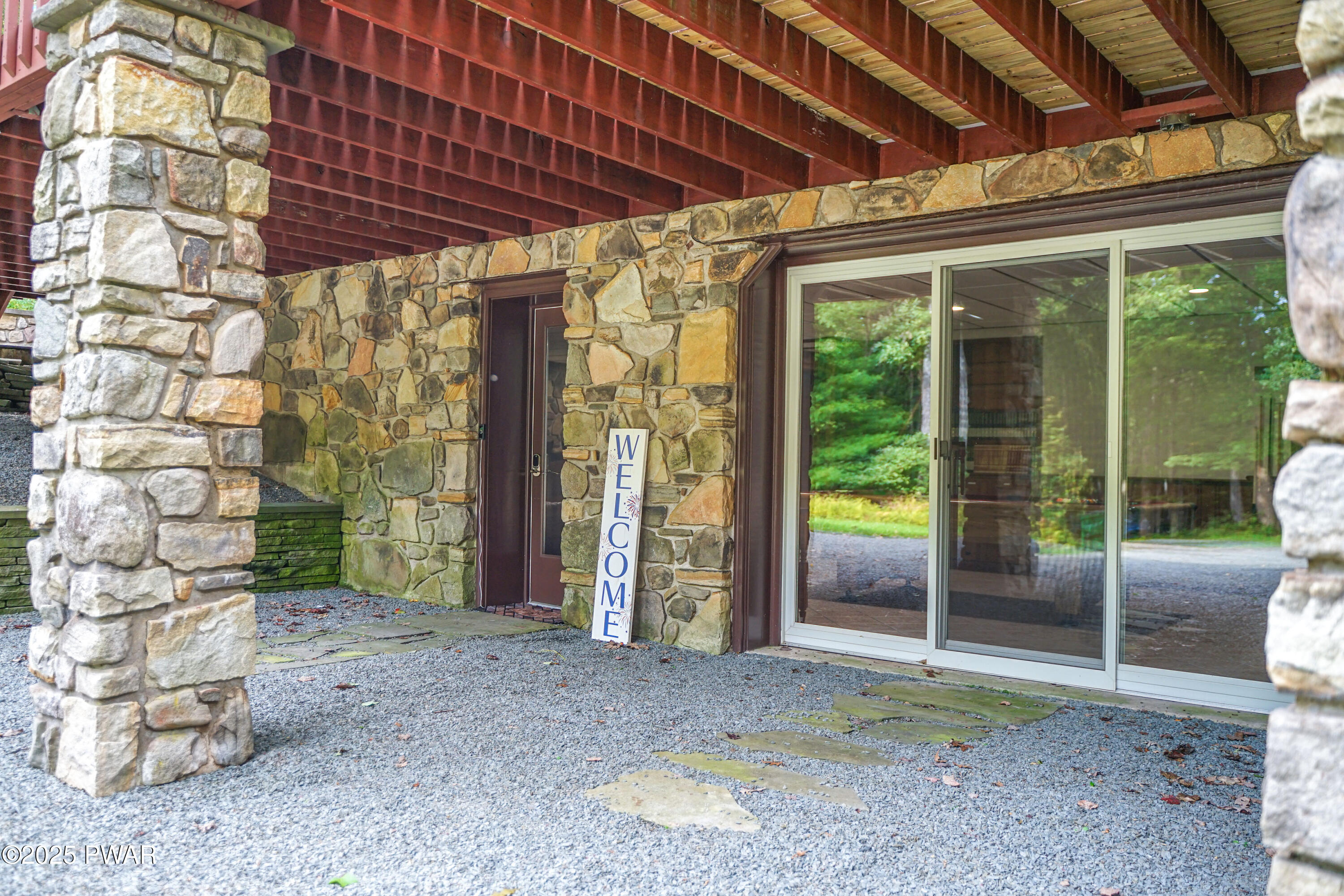 109 Alex Road Hawley, PA 18428 - Photo 19 of 65 LordsValleyAirbnb(34of107)