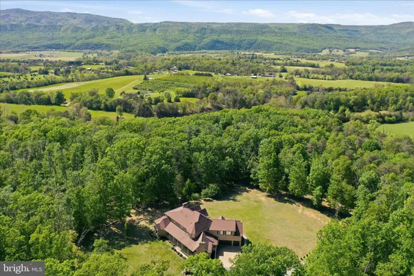 $1,800,000 | 524 South McDaniel Lane, Shenandoah, VA 22849