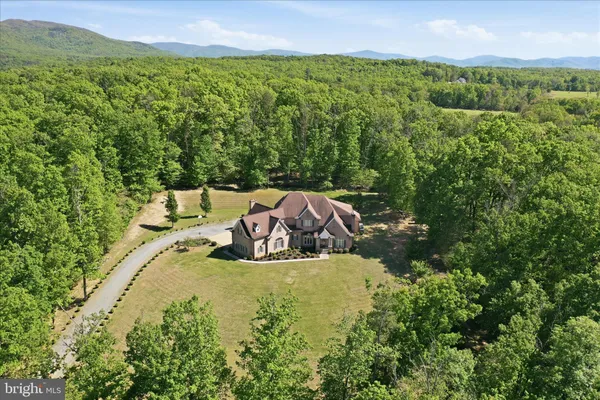 $1,800,000 | 524 South McDaniel Lane, Shenandoah, VA 22849