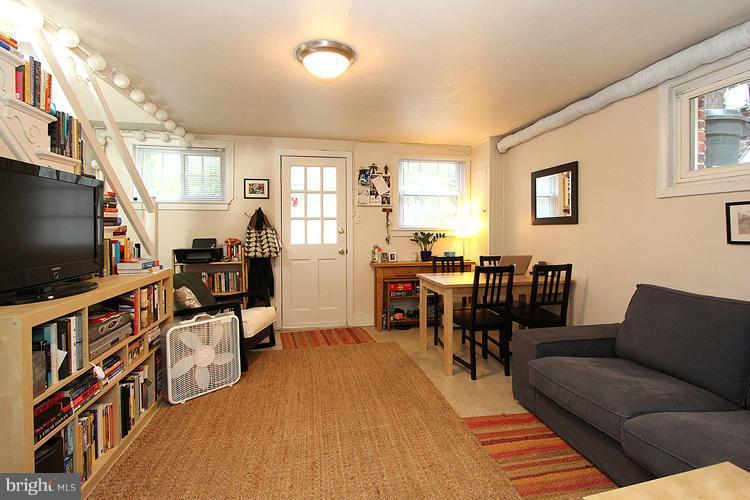 2032 Tunlaw Road Northwest Washington, DC 20007 - Photo 13 of 30 Interior (General)