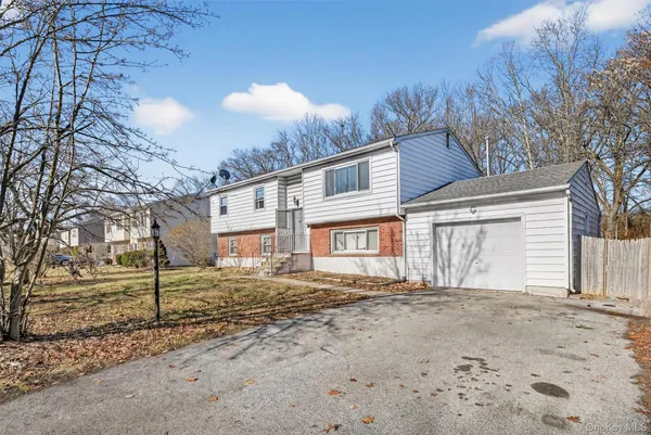 $499,000 | 129 Vails Gate Heights Drive, New Windsor, NY 12553