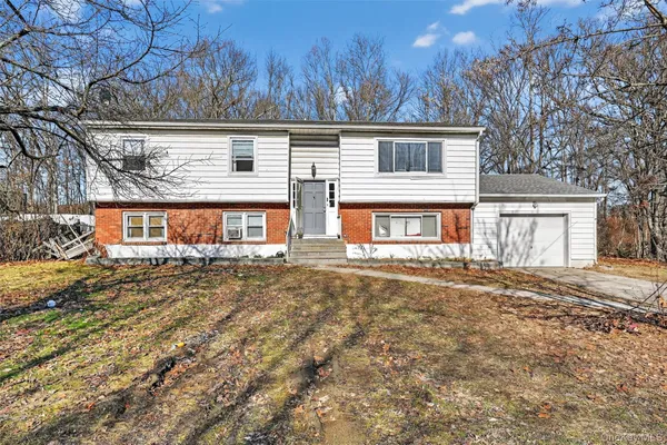 $499,000 | 129 Vails Gate Heights Drive, New Windsor, NY 12553