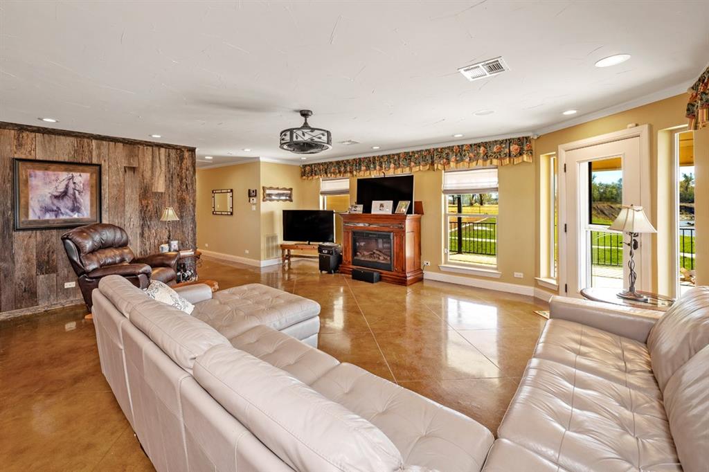 103 Hyde Lake Road Bennington, OK 74723 - Photo 16 of 39 Looking toward primary entry door