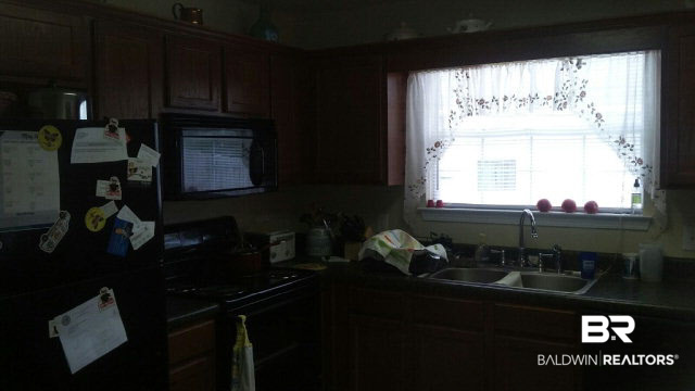 8877 Fall Court Mobile, AL 36695 - Photo 14 of 27 Sunny kitchen