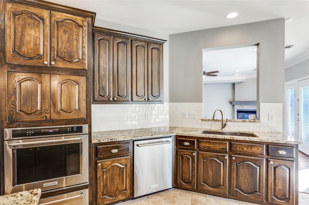 9005 Ranch Bluff Court Benbrook, TX 76126 - Photo 12 of 40