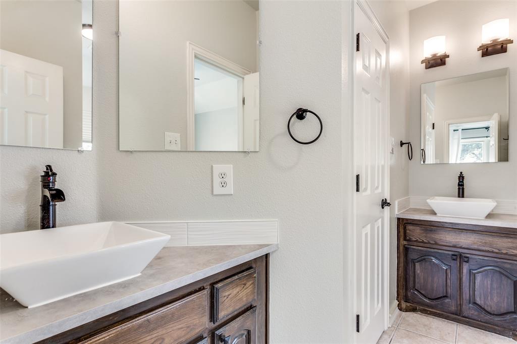 9005 Ranch Bluff Court Benbrook, TX 76126 - Photo 27 of 40