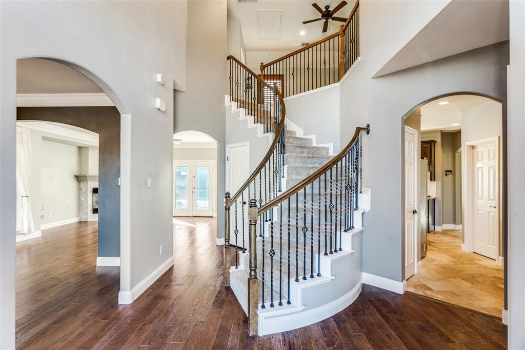 9005 Ranch Bluff Court Benbrook, TX 76126 - Photo 4 of 40