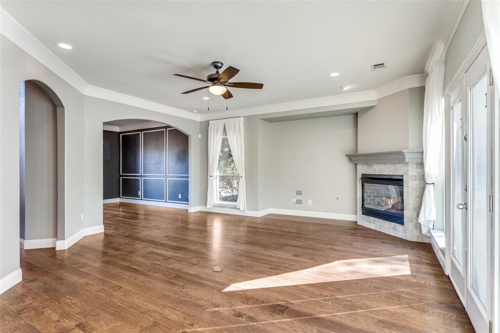 9005 Ranch Bluff Court Benbrook, TX 76126 - Photo 8 of 40