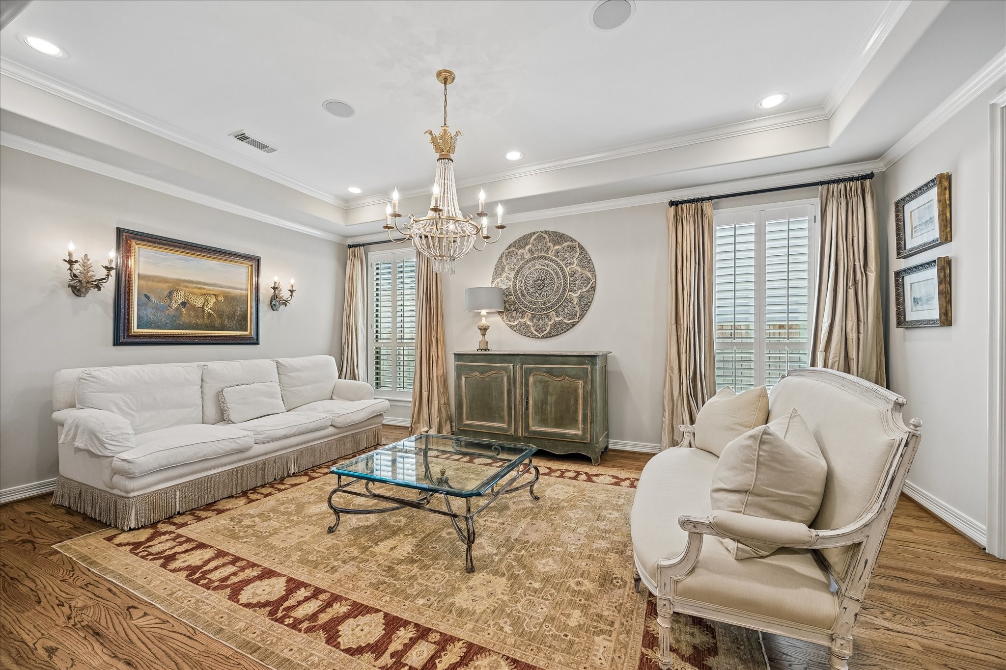 802 Anderson Street Bellaire, TX 77401 - Photo 8 of 36 The formal sitting area is airy and bright and offers a serene setting.