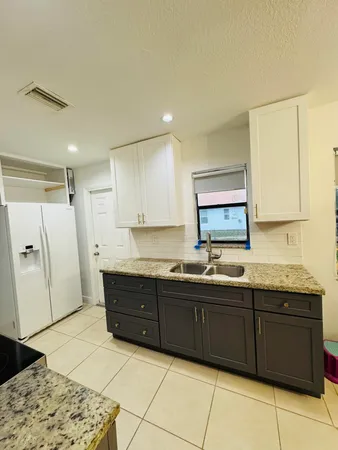 $2,700 | 297 Northwest 1st Avenue, Deerfield Beach, FL 33441