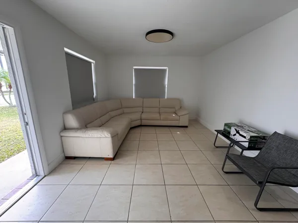 $2,700 | 297 Northwest 1st Avenue, Deerfield Beach, FL 33441