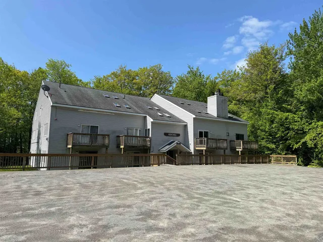 $224,900 | 11 F Snow Tree Lane, Unit F, West Dover, VT 05356