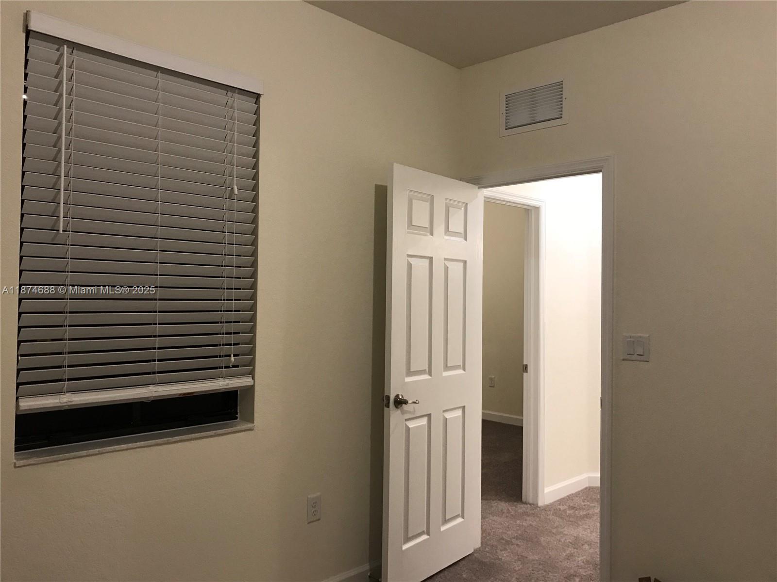 10390 West 33rd Lane Hialeah, FL 33018 - Photo 15 of 17