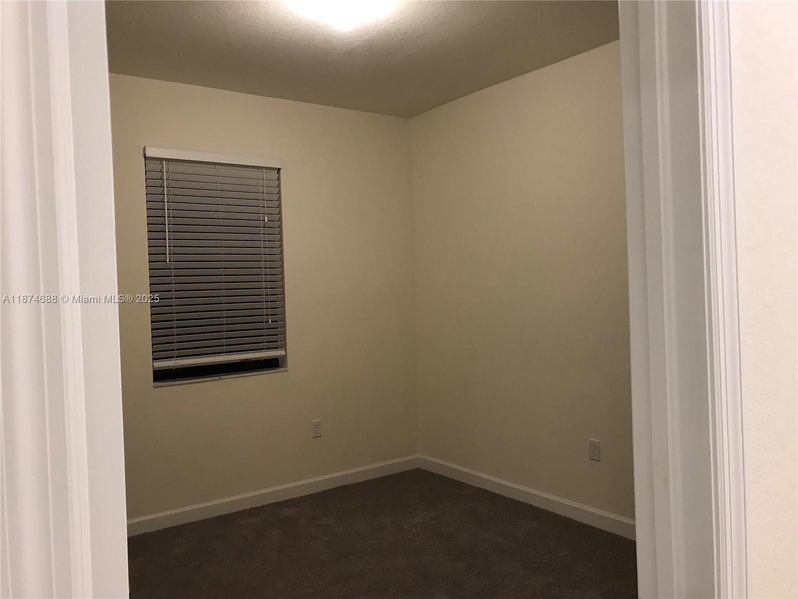 10390 West 33rd Lane Hialeah, FL 33018 - Photo 16 of 17