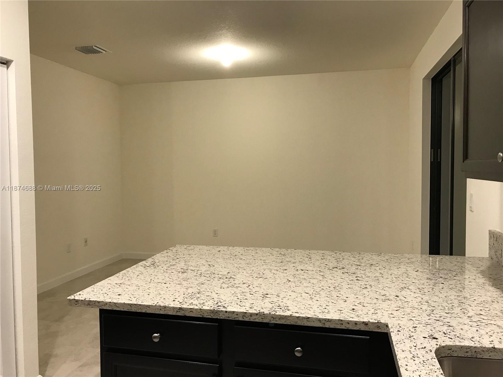 10390 West 33rd Lane Hialeah, FL 33018 - Photo 3 of 17