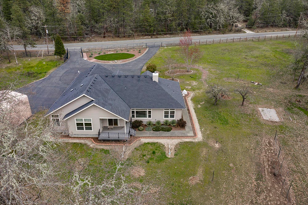2085 Stringer Gap Road Grants Pass, OR 97527 - Photo 41 of 43 47