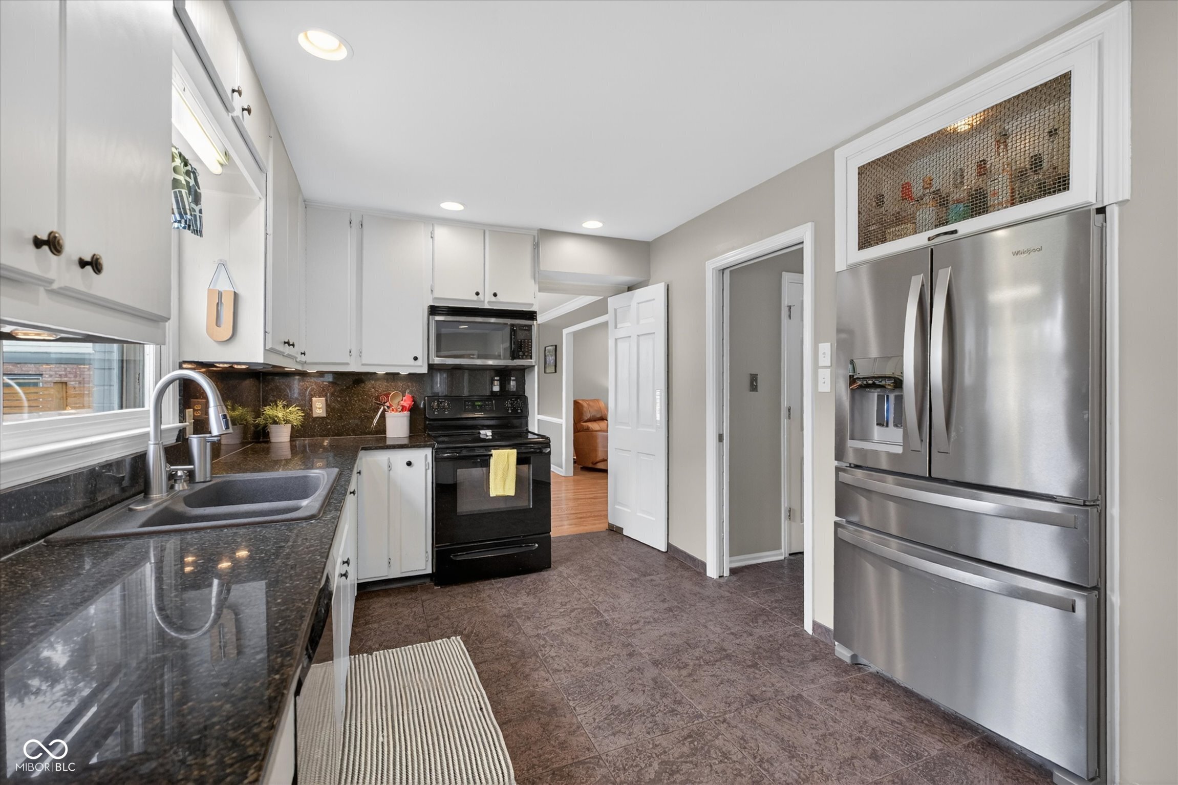 1948 Brewster Road Indianapolis, IN 46260 - Photo 16 of 48