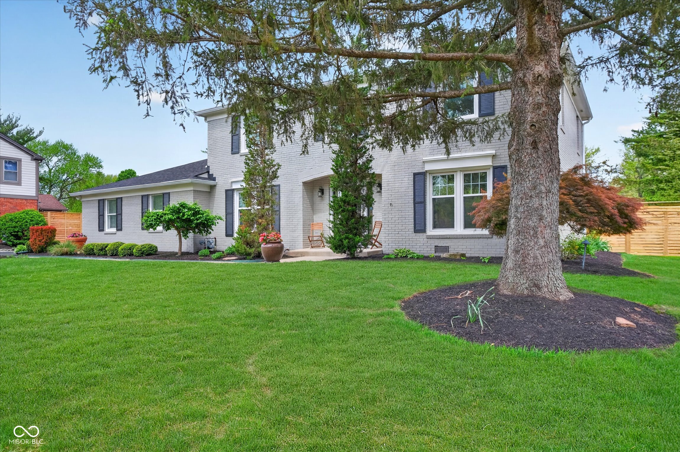 1948 Brewster Road Indianapolis, IN 46260 - Photo 2 of 48