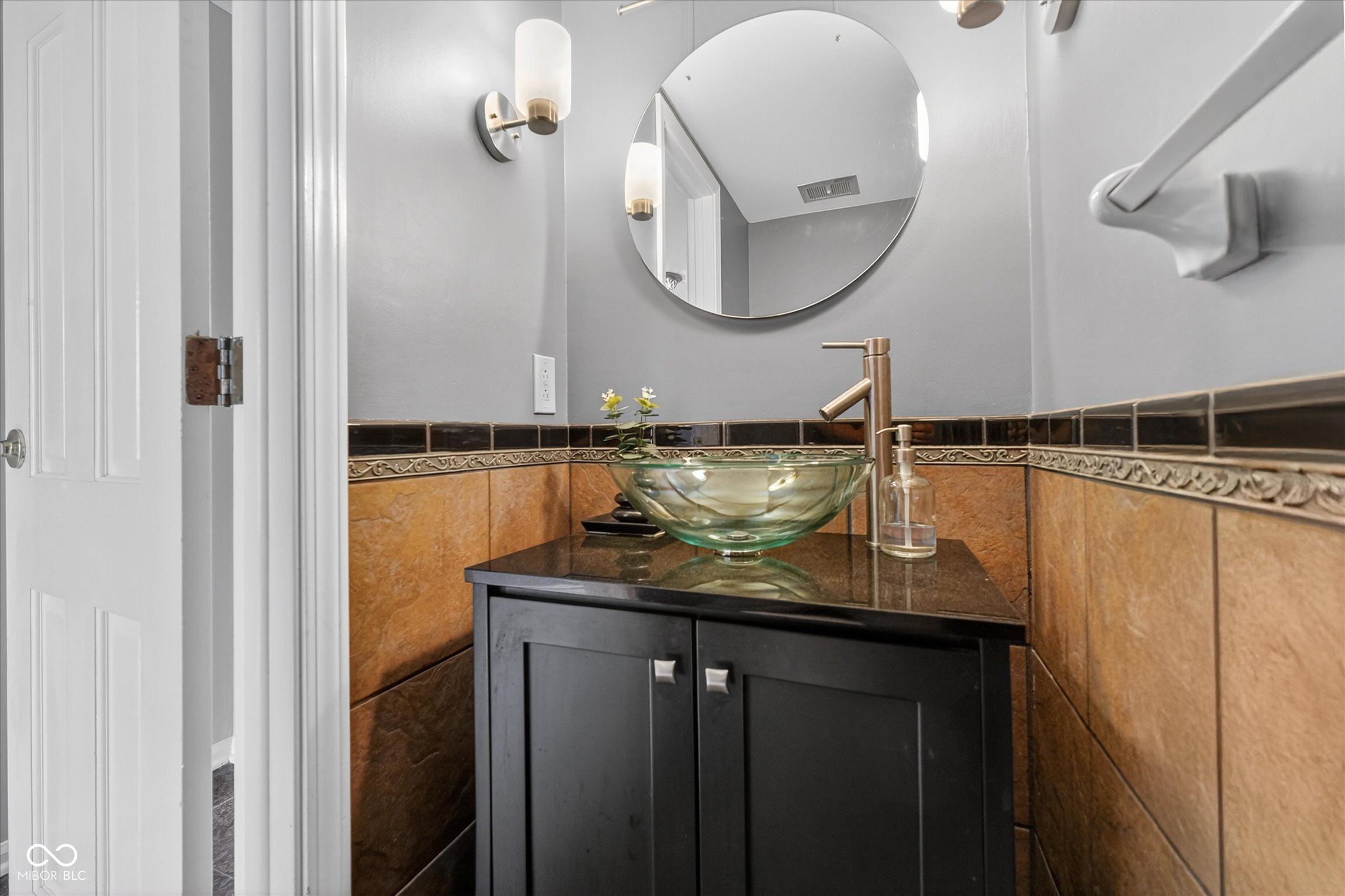 1948 Brewster Road Indianapolis, IN 46260 - Photo 26 of 48